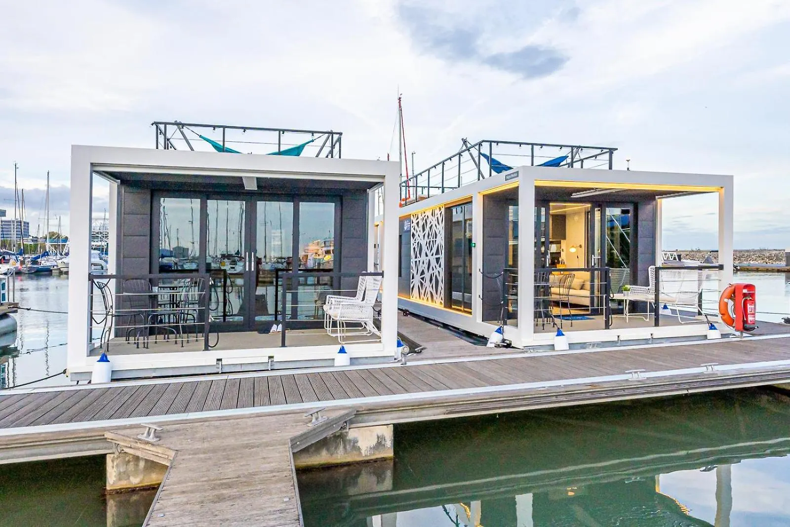 The Homeboat Company Parque Das Nacoes-Lisboa Botel Lisbon