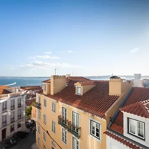 Alfama Charming With Amazing River View And Terrace Apartment